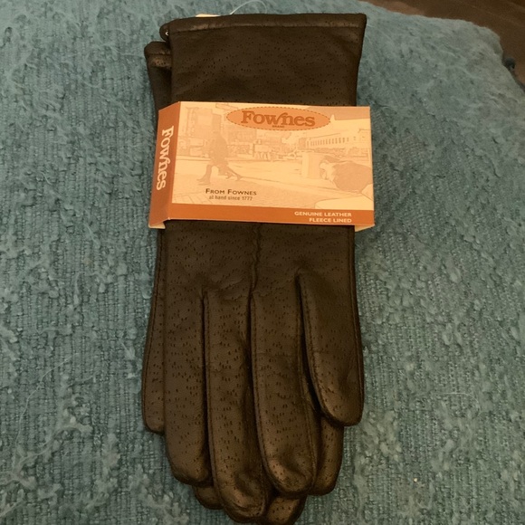 Women’s Black Leather Gloves - Picture 1 of 1